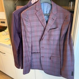 Elegant Burgundy Checkered Blazer